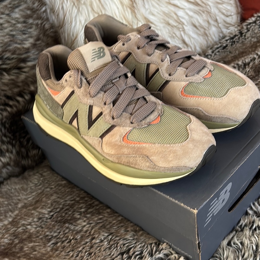 New Balance 5740 Men’s 7.5 Mushroom mix - Picture 8 of 11